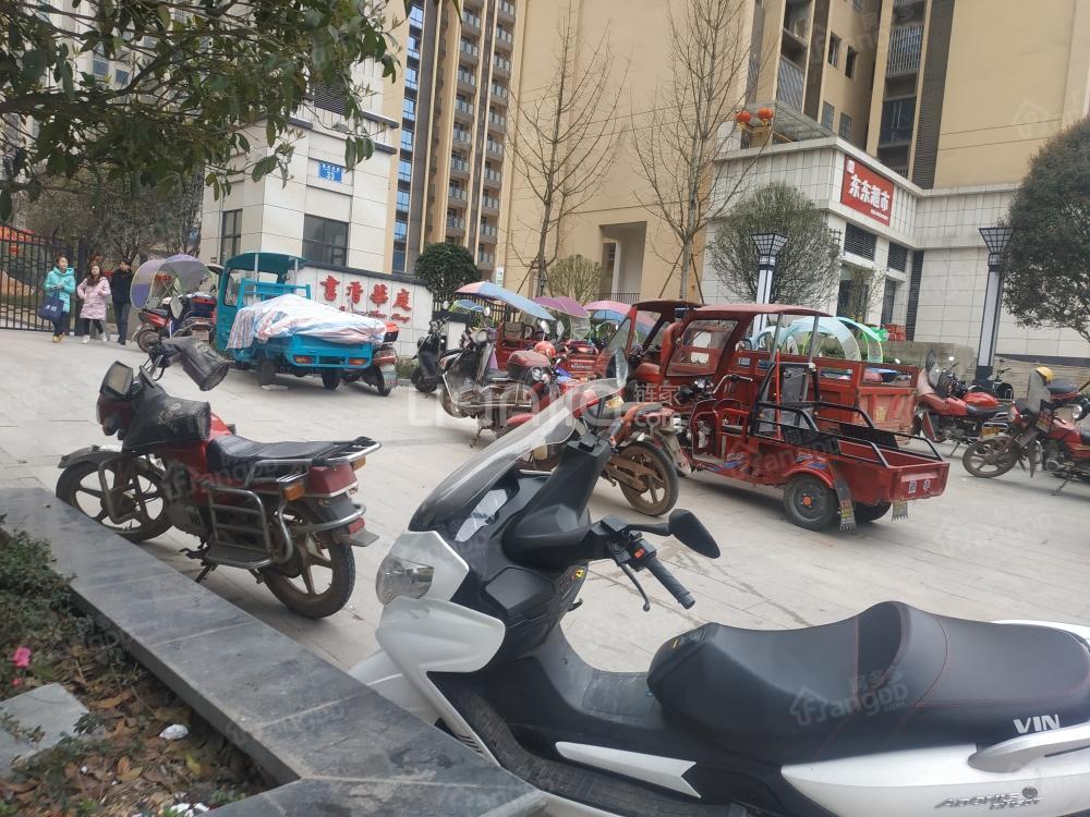 书香华庭小区图片