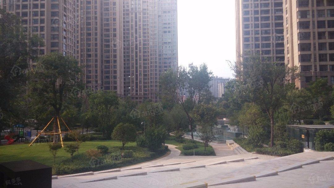 建业龙城东区小区图片