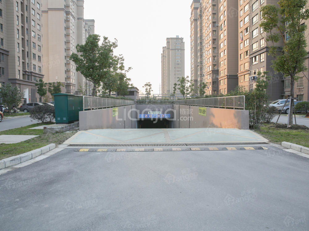 兰泾花苑小区图片