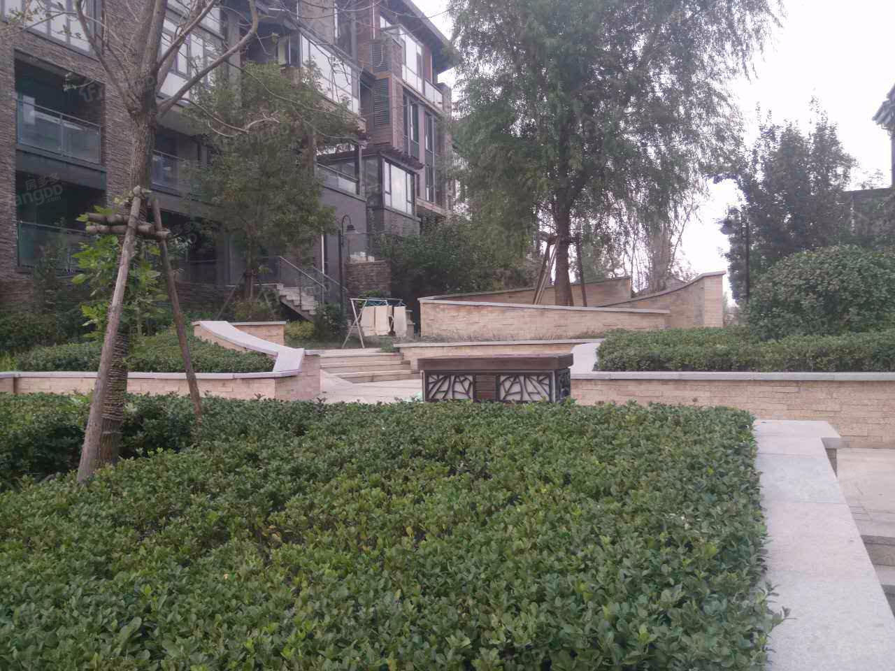 鸿坤凤凰城小区图片