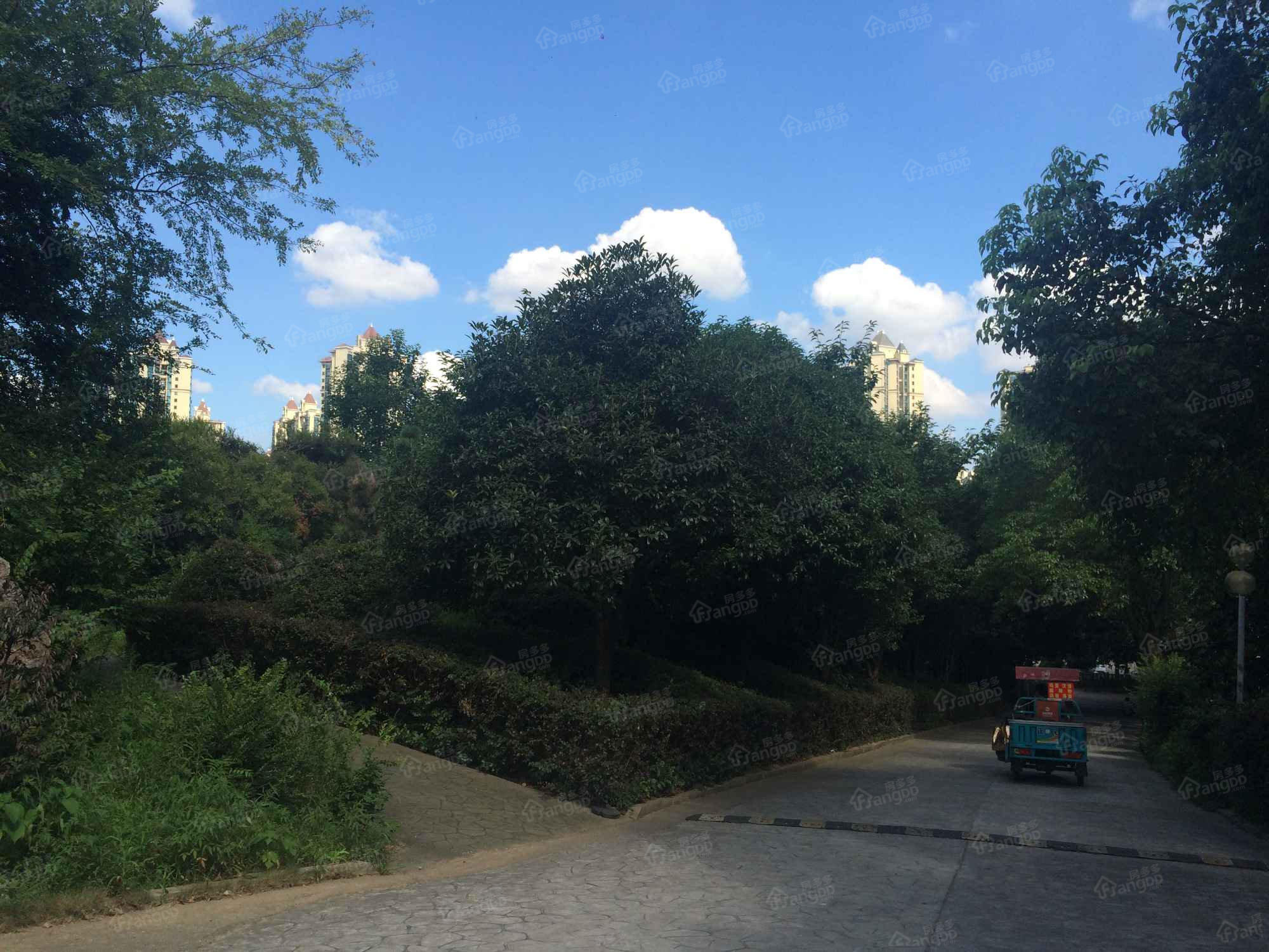 御景龙城小区图片
