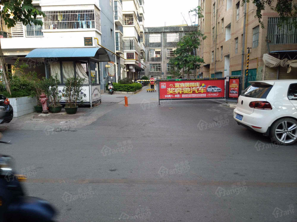 金港豪庭小区图片
