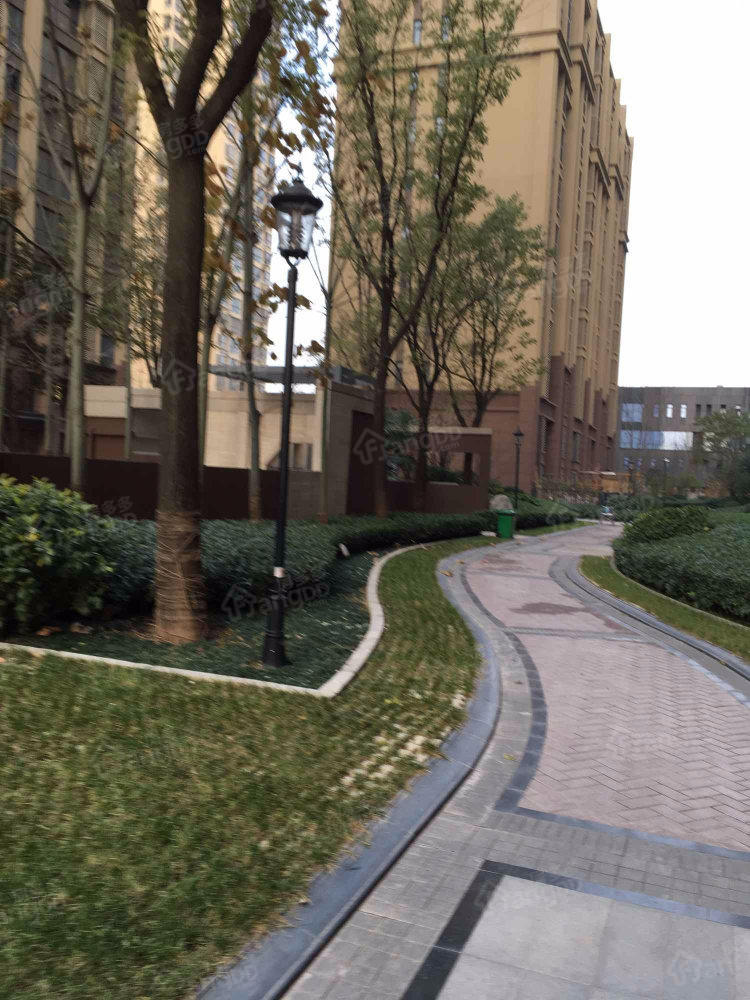 中国铁建逸园小区图片