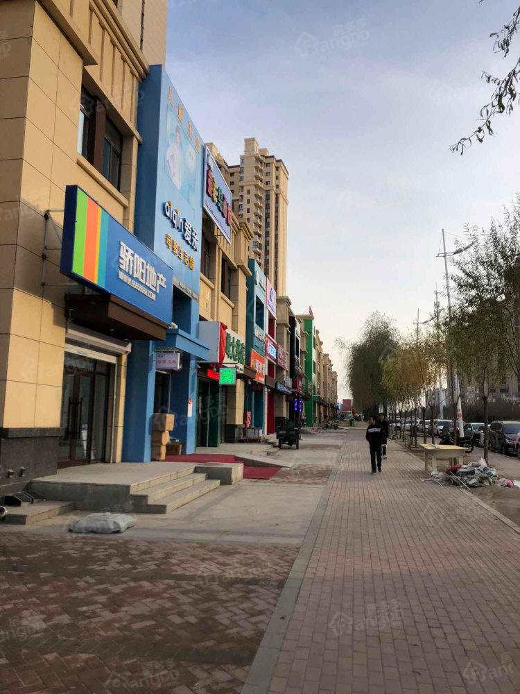 鲁商凤凰城小区图片
