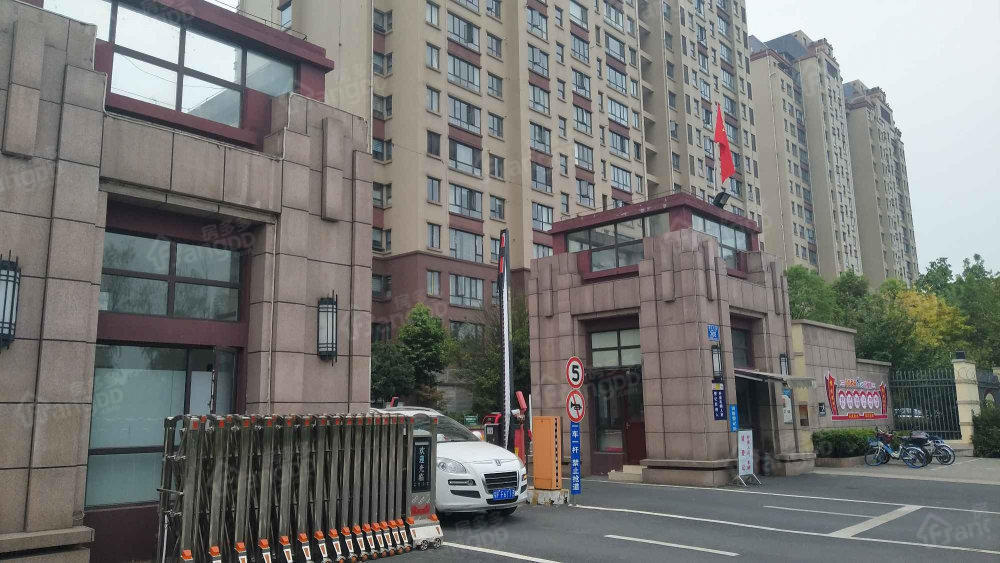 龙堤滨江园小区图片