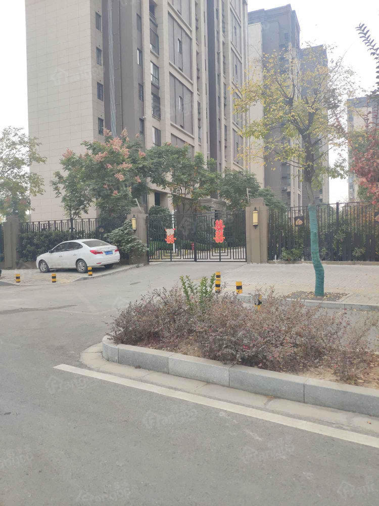 绿地泊林公馆小区图片