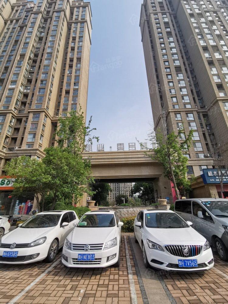 建业壹号城邦小区图片