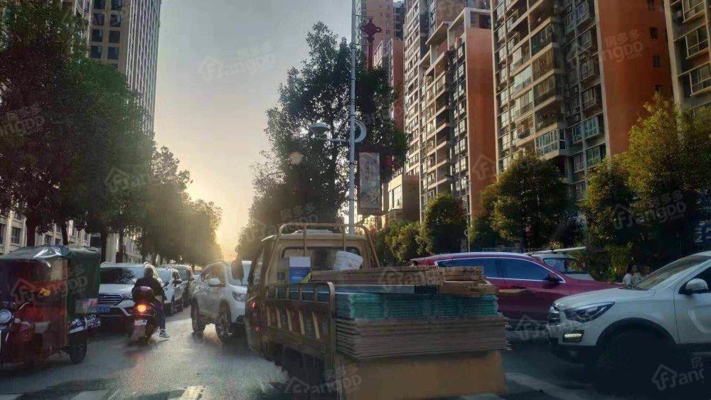 金茂绿岛湖小区图片