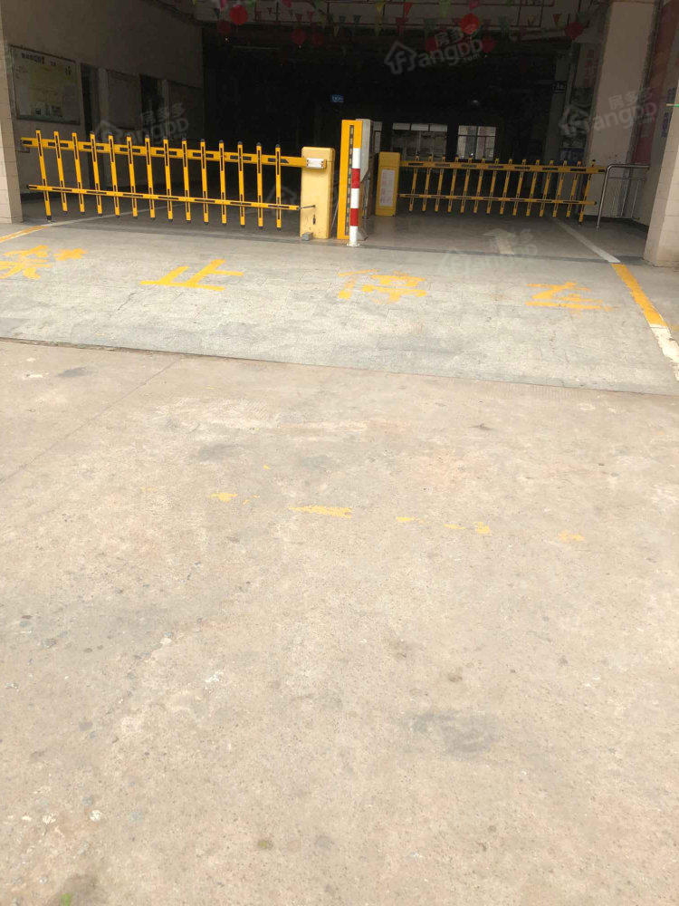 荣业豪庭小区图片