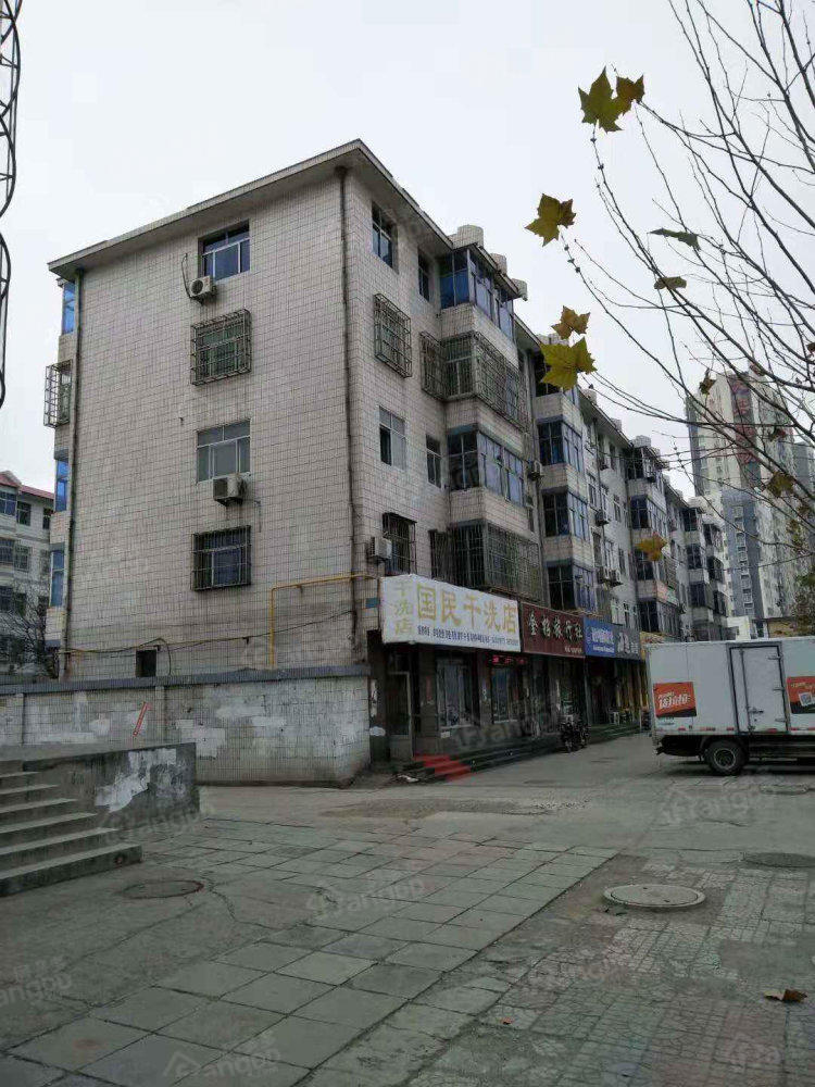 石油公寓小区图片