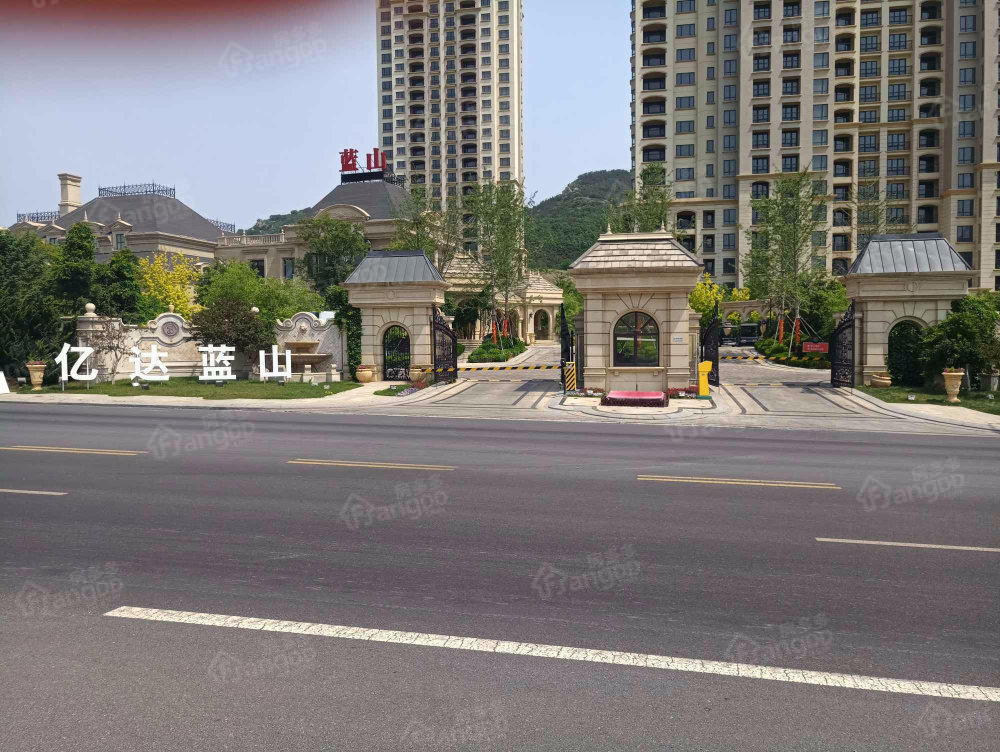 亿达蓝山小区图片