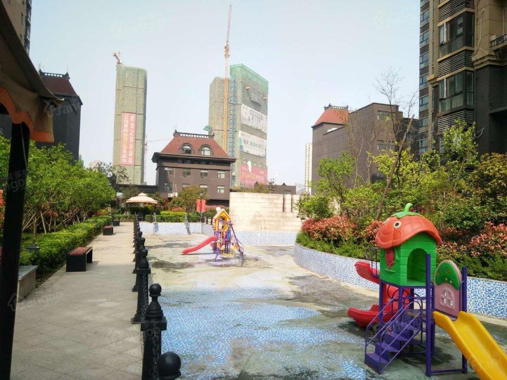 九悦鸿城小区图片