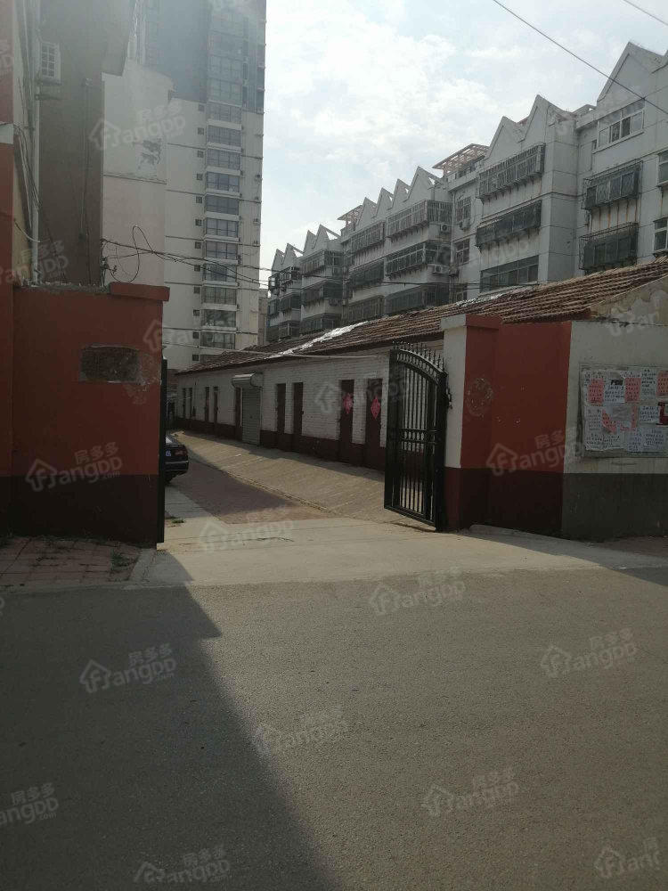 皮革厂家属院图片
