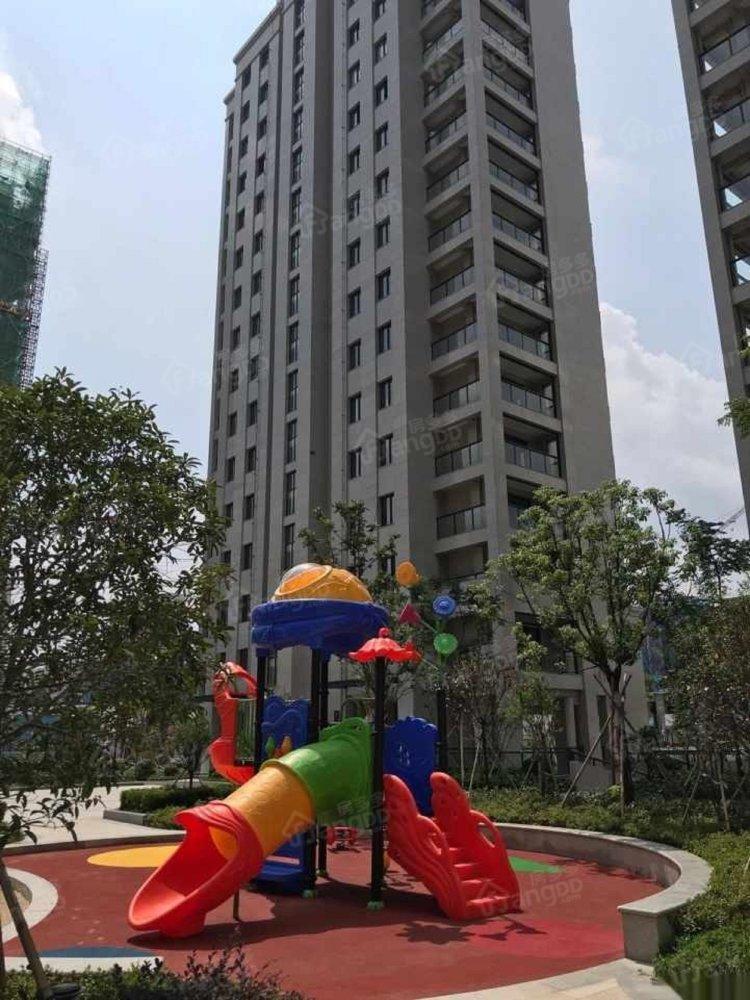 东港筑心苑小区图片