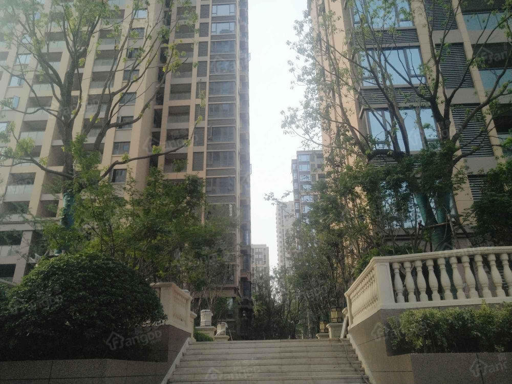 华秦铂湾小区图片