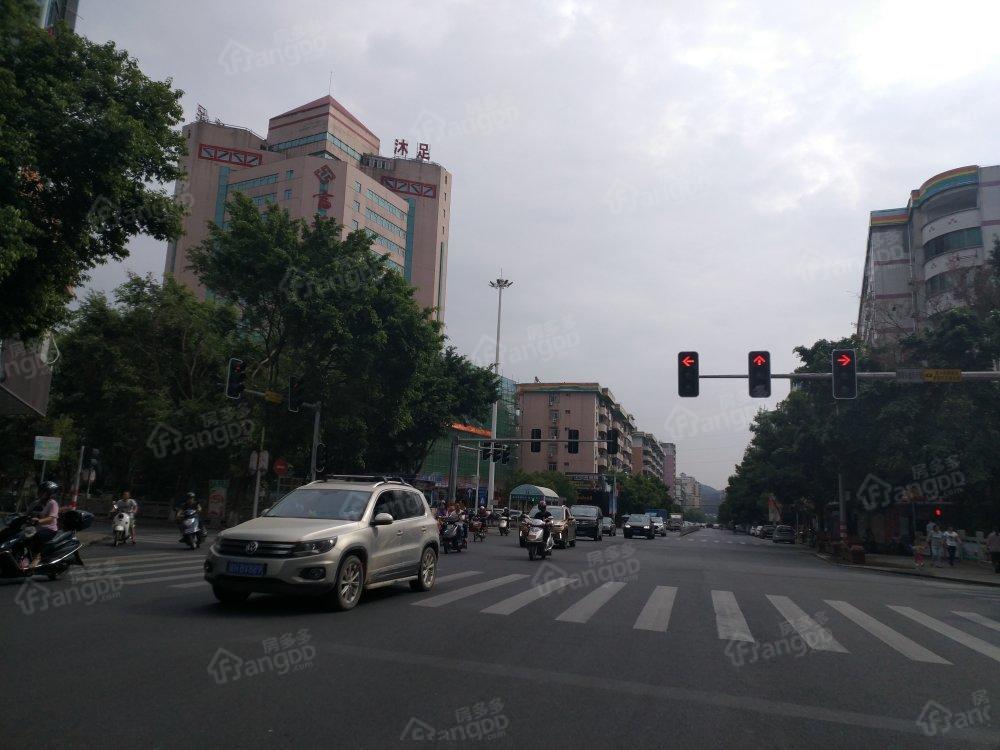 富华花园小区图片
