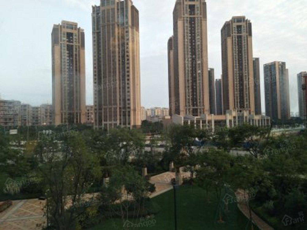 蓝光水岸公园小区图片