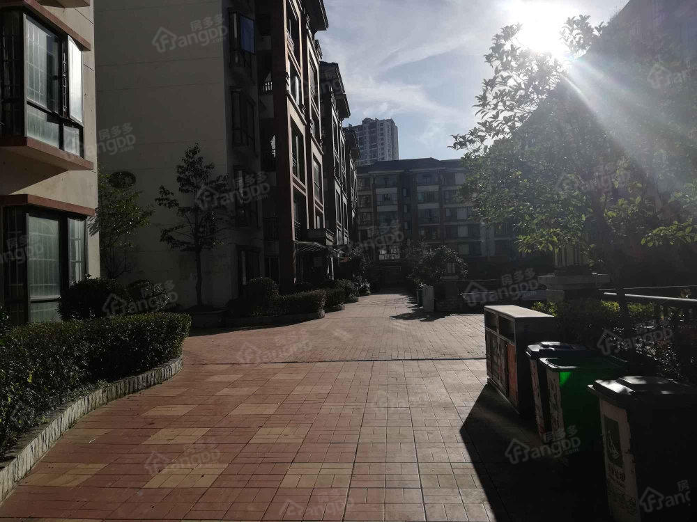利尔上河城小区图片