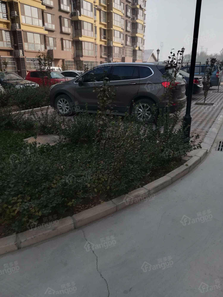 东岸尚园小区图片