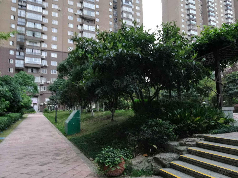 中铁逸都国际B区小区图片