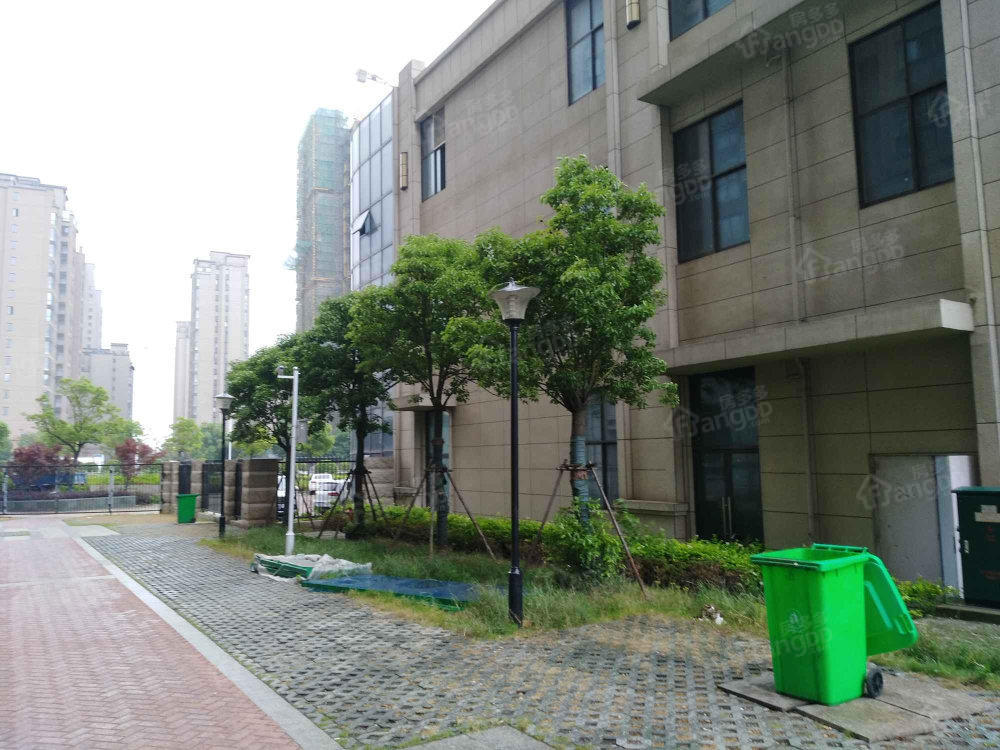 百悦华府小区图片