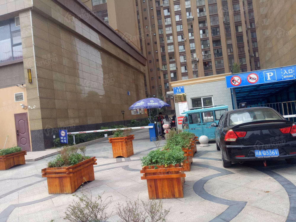 崇州坤耀云庭小区图片