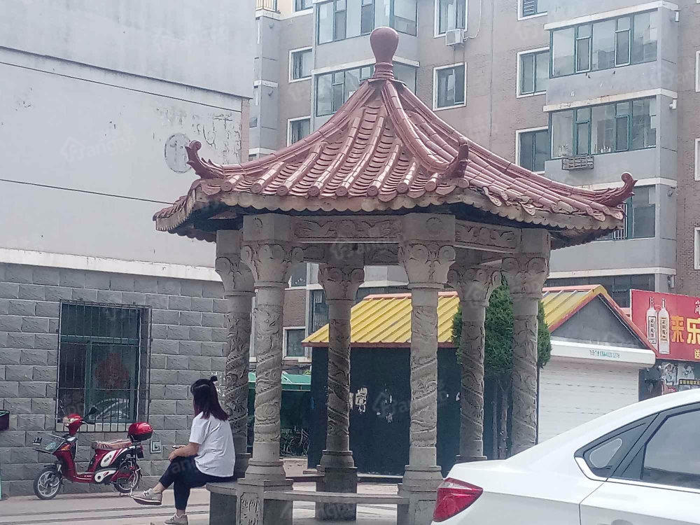 湖畔花园小区图片