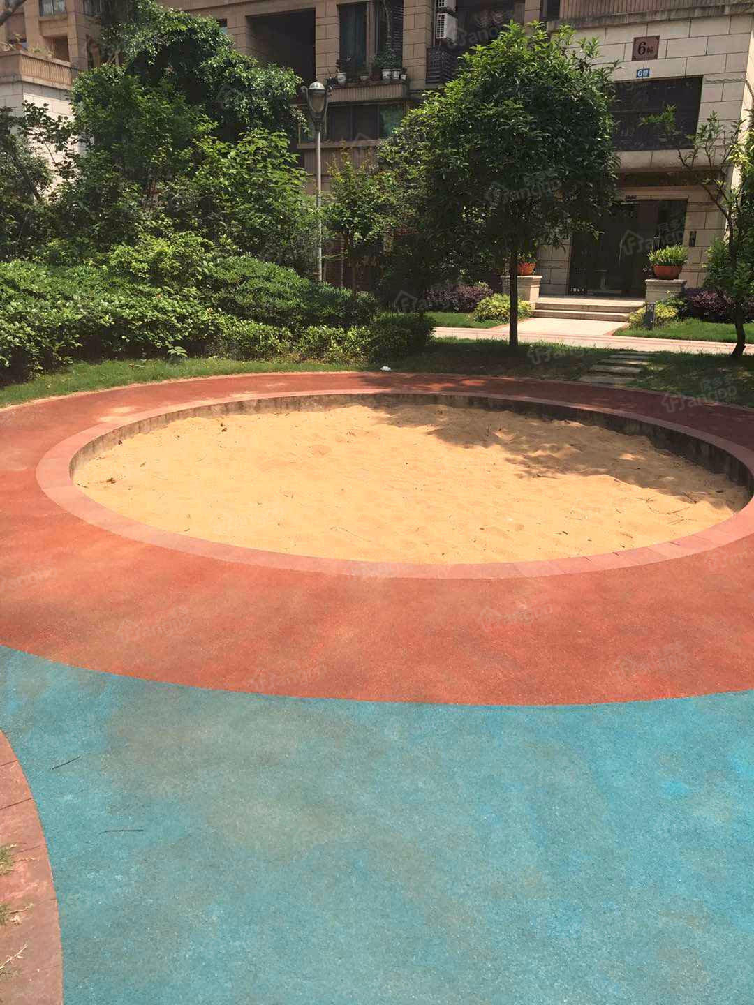 斌鑫湖山郡小区图片