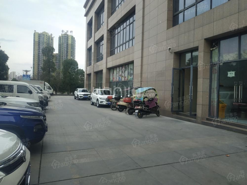逸城山水小区图片