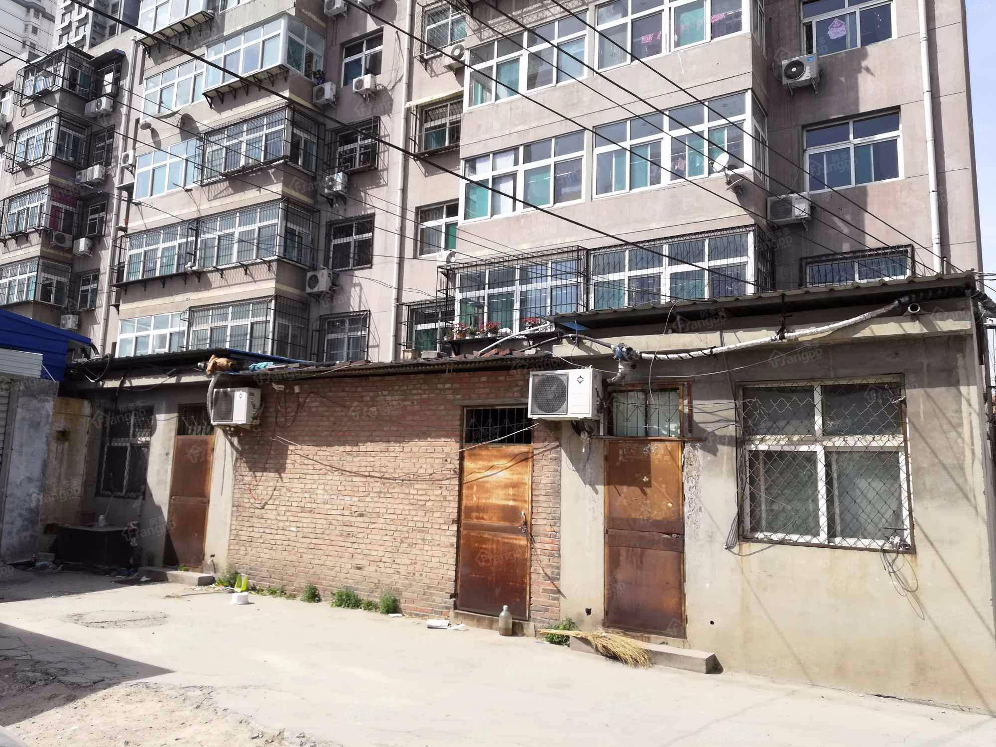 红星服装厂家属楼小区图片