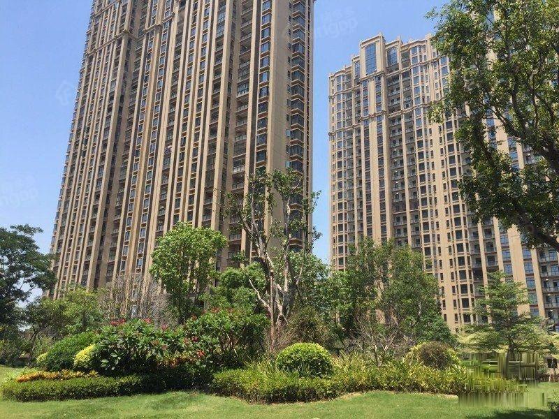 建发珑璟湾小区图片