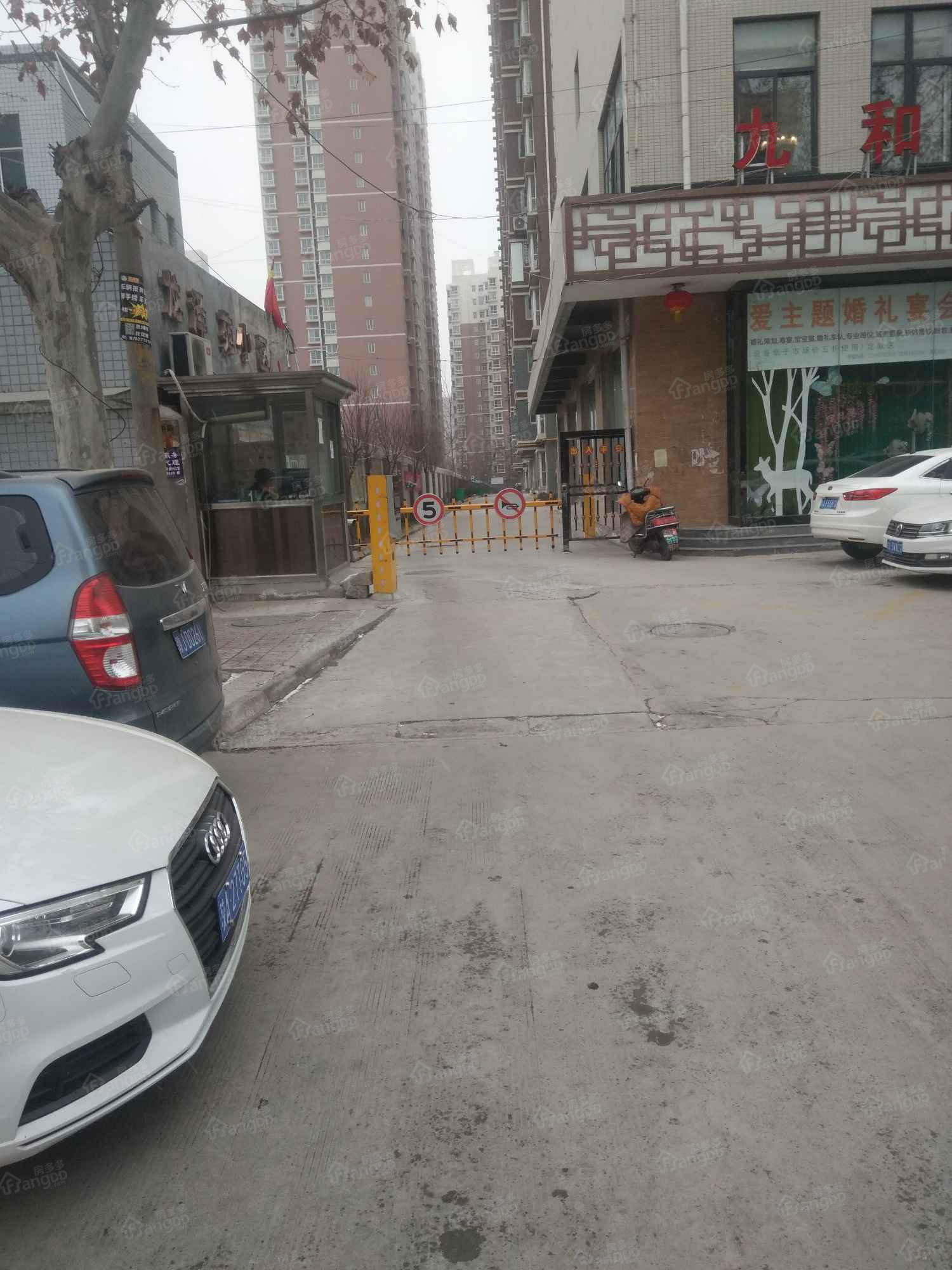 龙泽苑小区图片
