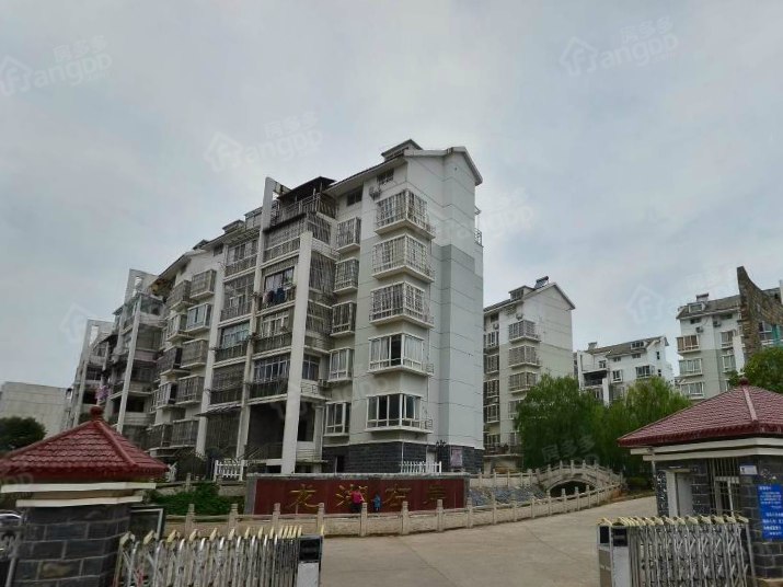 县中旁龙湖左岸小区图片