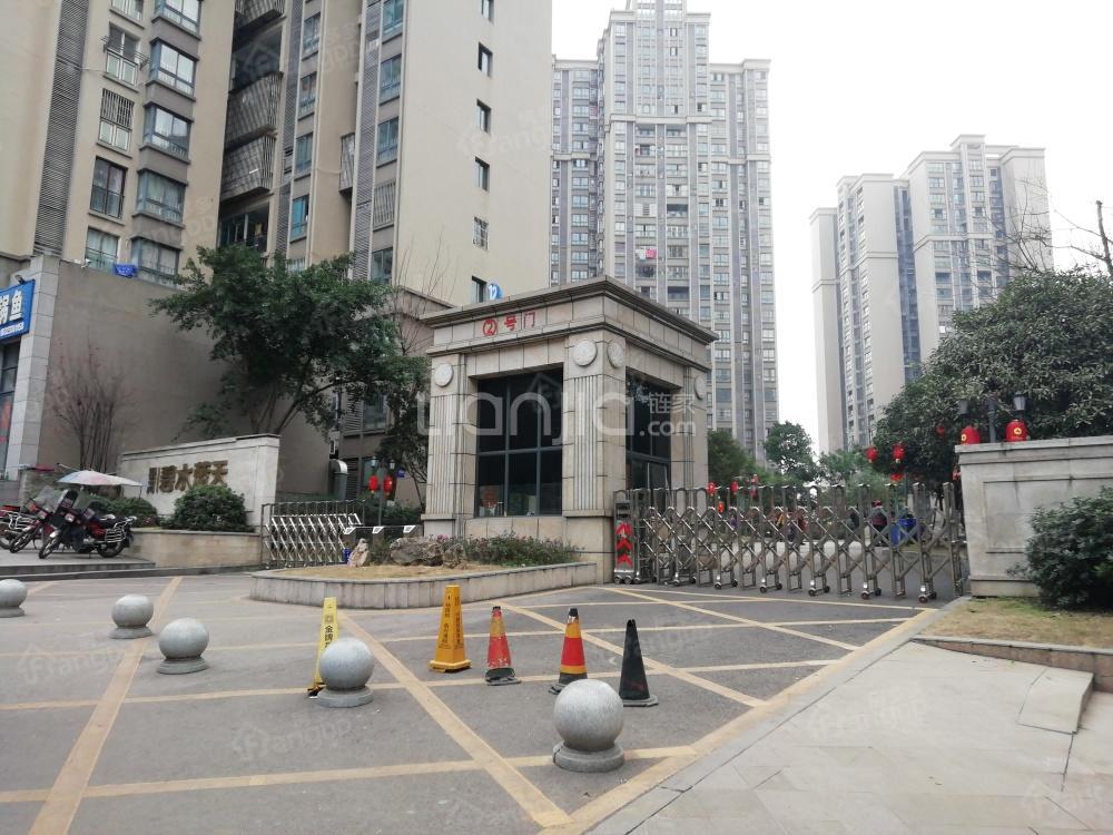 银河碧水蓝天小区图片