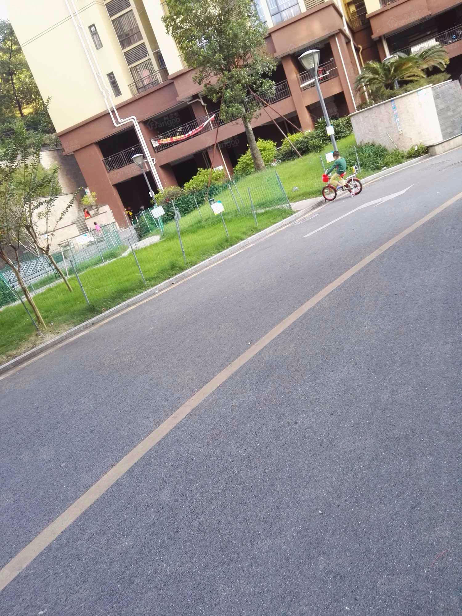 华西尚品小区图片