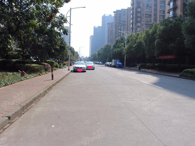 超级星期天小区图片